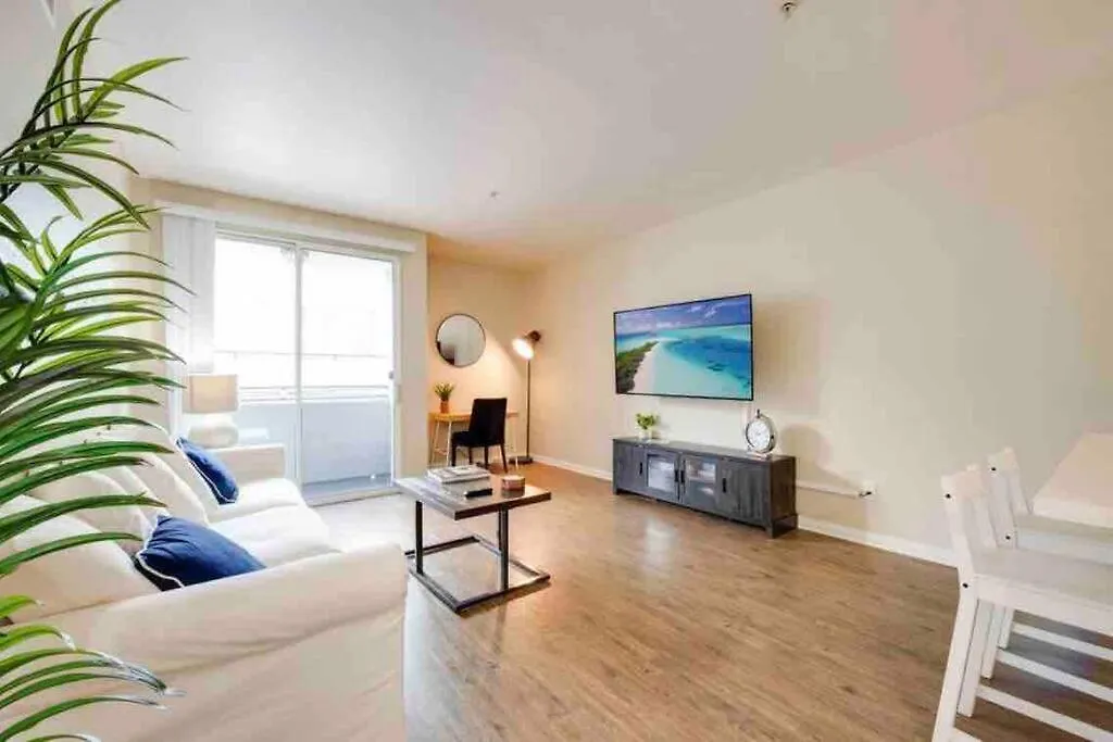 The Nest A Spacious 1 Bedroom Apartment With A Pool View Los Angeles 0*,